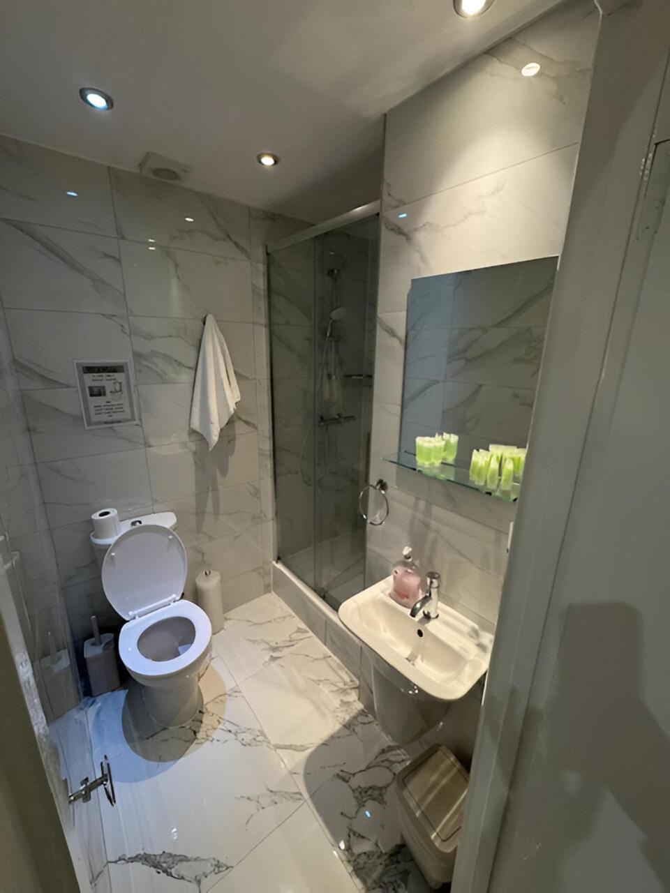 Tony'S House Hotel Лондон Экстерьер фото
